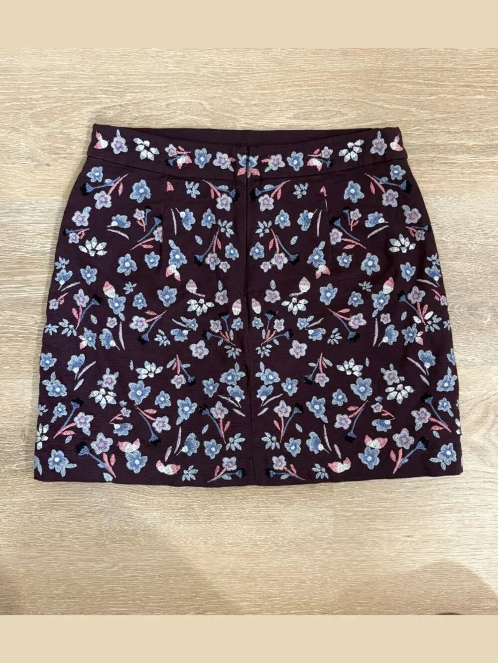 LOFT Floral Embroidered Skirt | Size 10